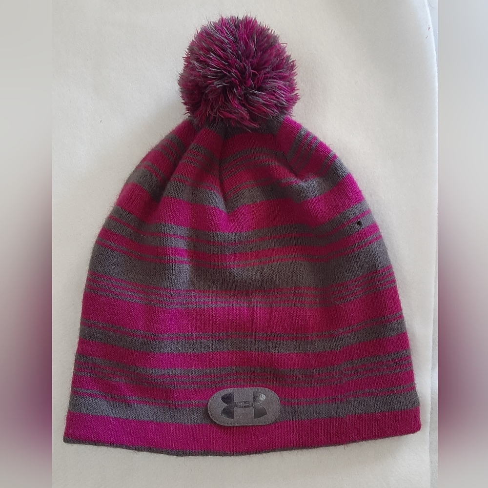 Women's UNDER ARMOUR beanie hat